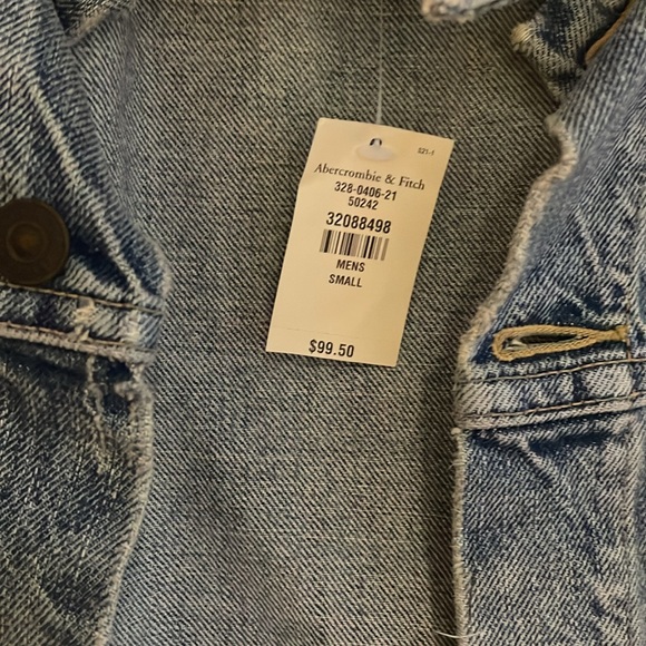 NWT Abercombie and Fitch Vintage Jean jacket in size small - Picture 2 of 5